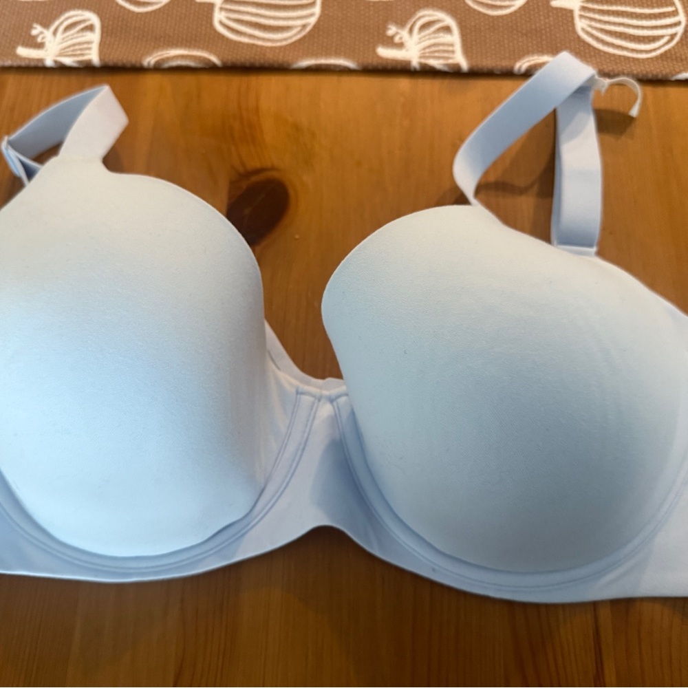 SMOOTHEZ Full Coverage Lightly Lined Bra